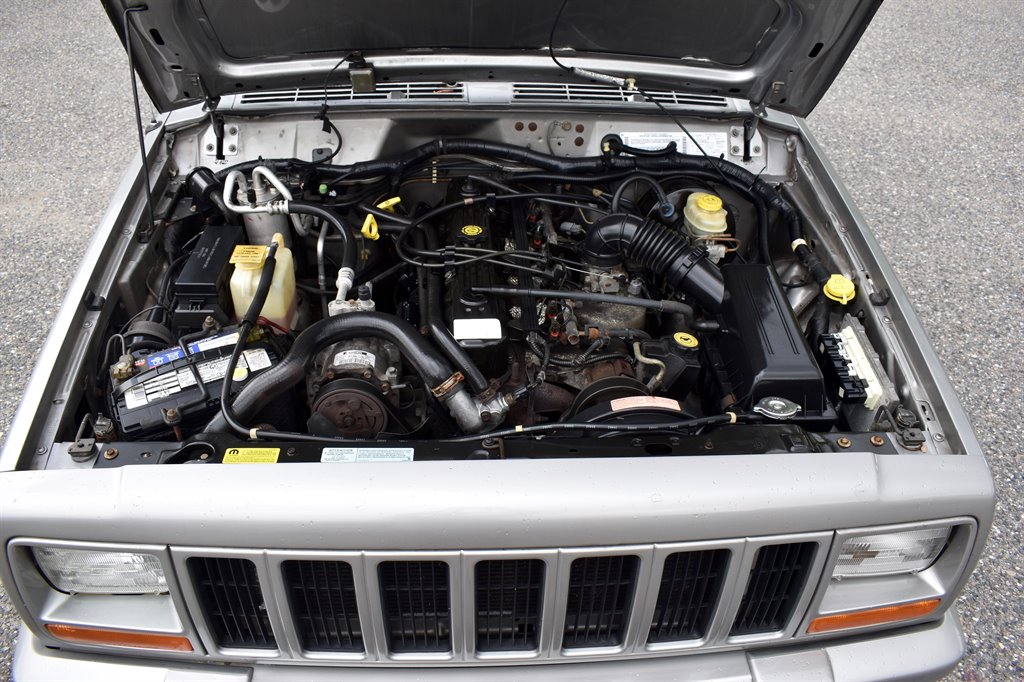 2000 Jeep Cherokee Classic photo