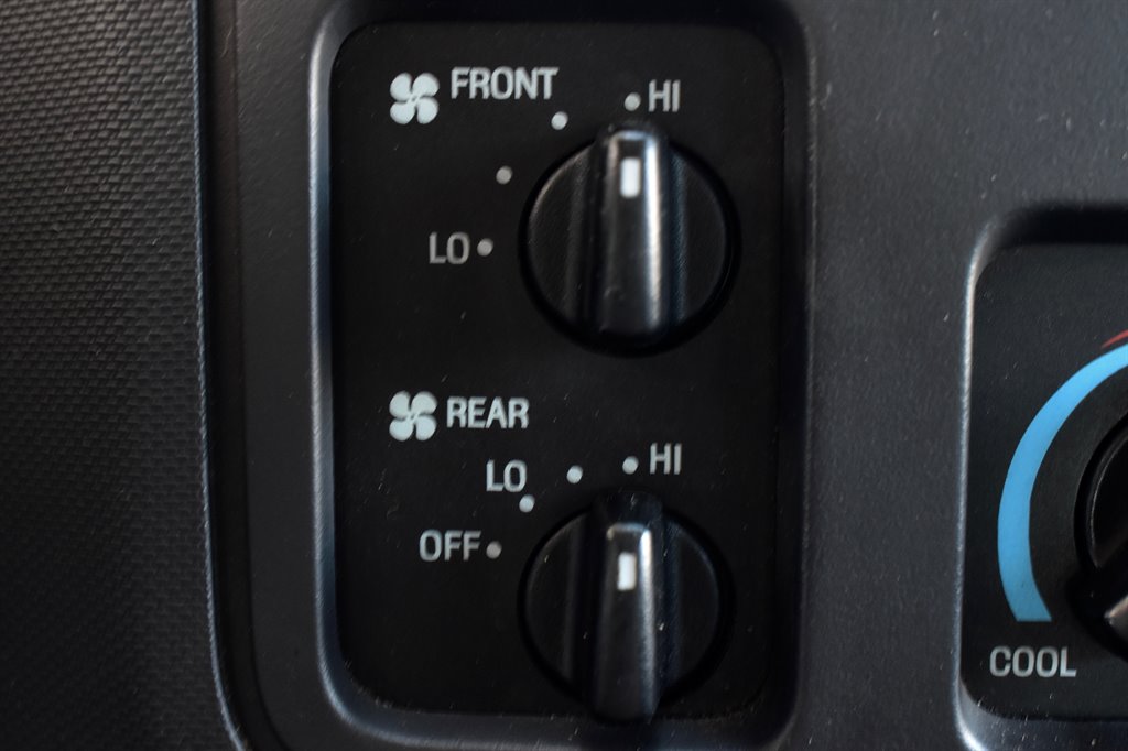 2010 Ford E-150 E-150 XLT photo