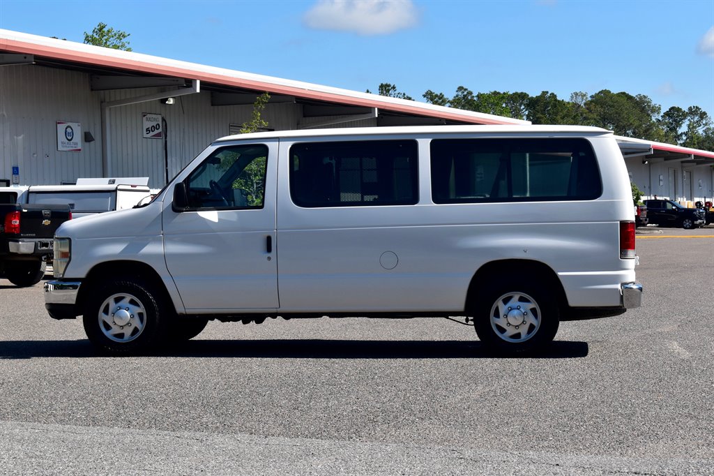 2010 Ford E-150 E-150 XLT photo