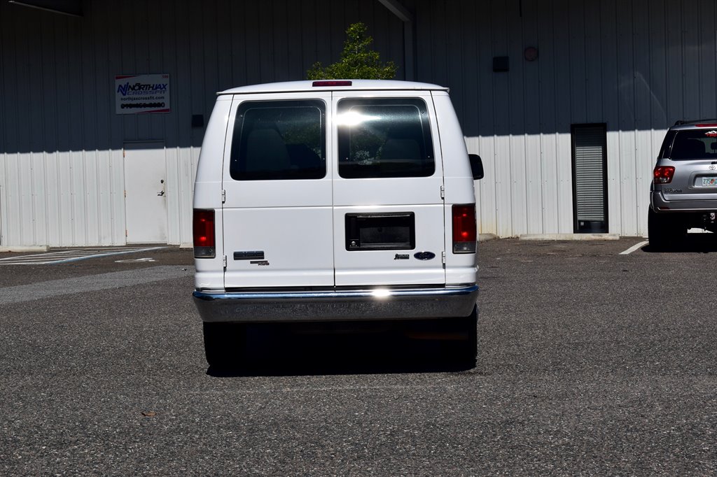 2010 Ford E-150 E-150 XLT photo
