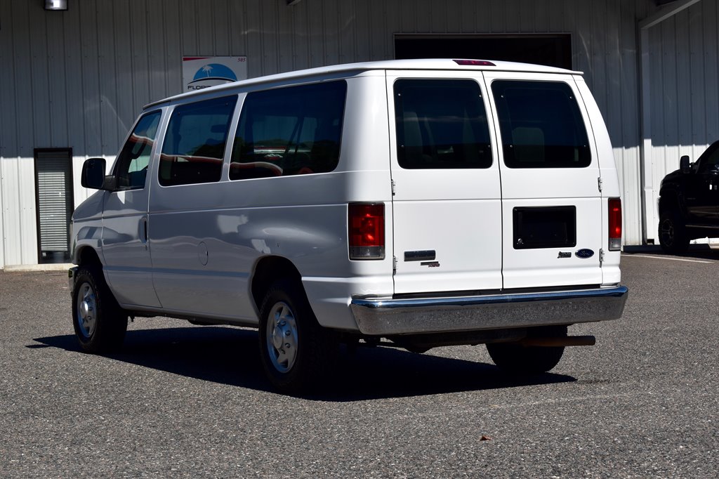 2010 Ford E-150 E-150 XLT photo