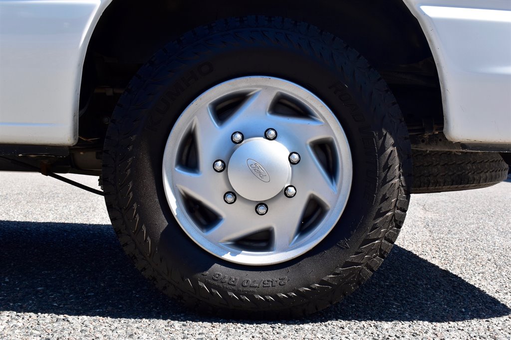 2010 Ford E-150 E-150 XLT photo