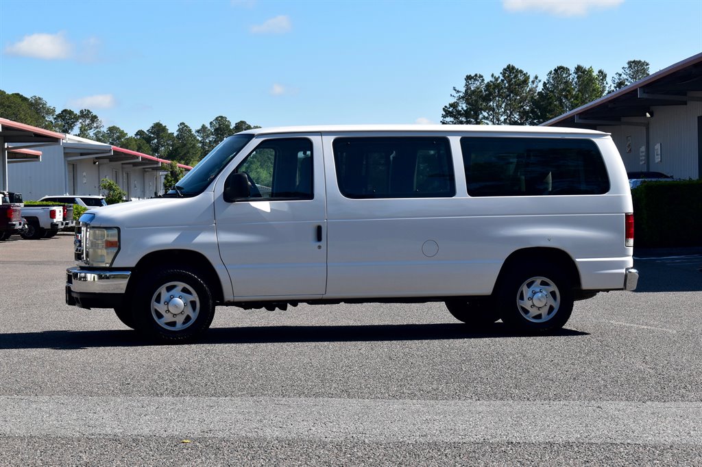 2010 Ford E-150 E-150 XLT photo