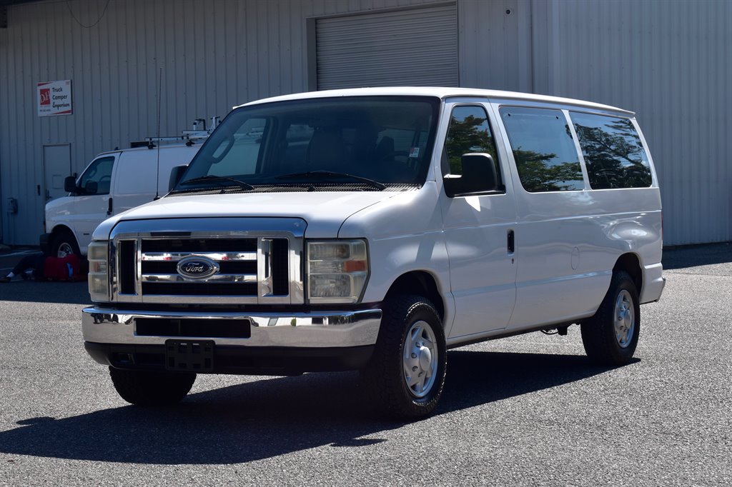 2010 Ford E-150 E-150 XLT photo