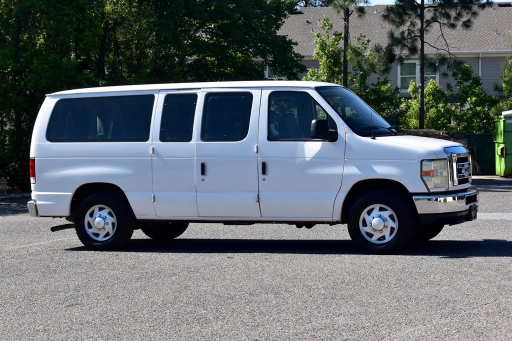 2010 Ford E-150 E-150 XLT photo