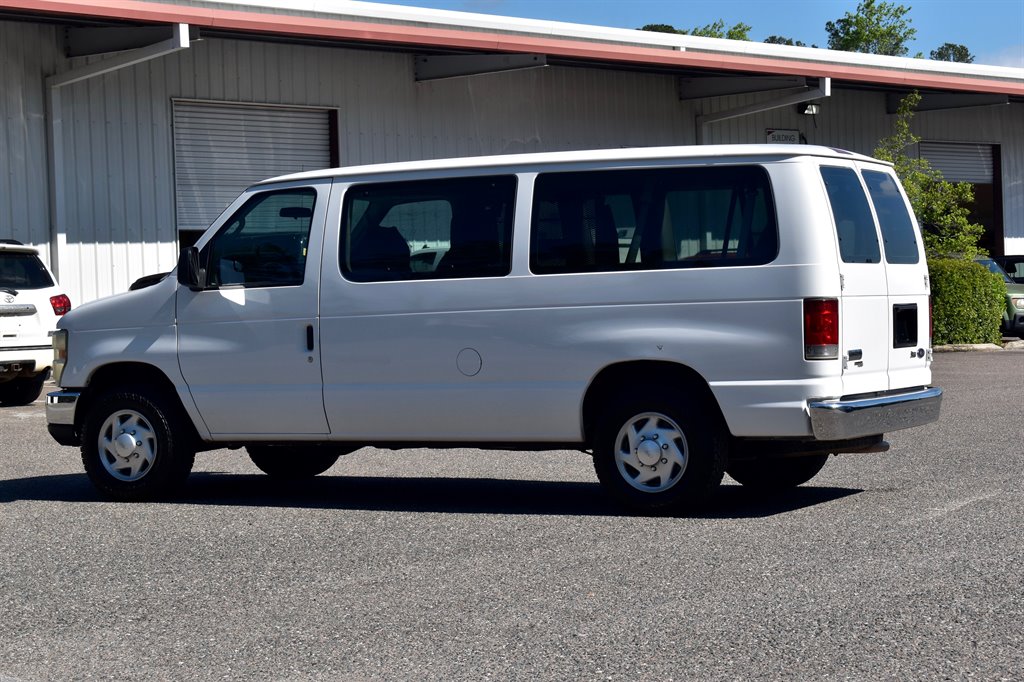2010 Ford E-150 E-150 XLT photo