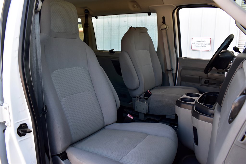 2010 Ford E-150 E-150 XLT photo
