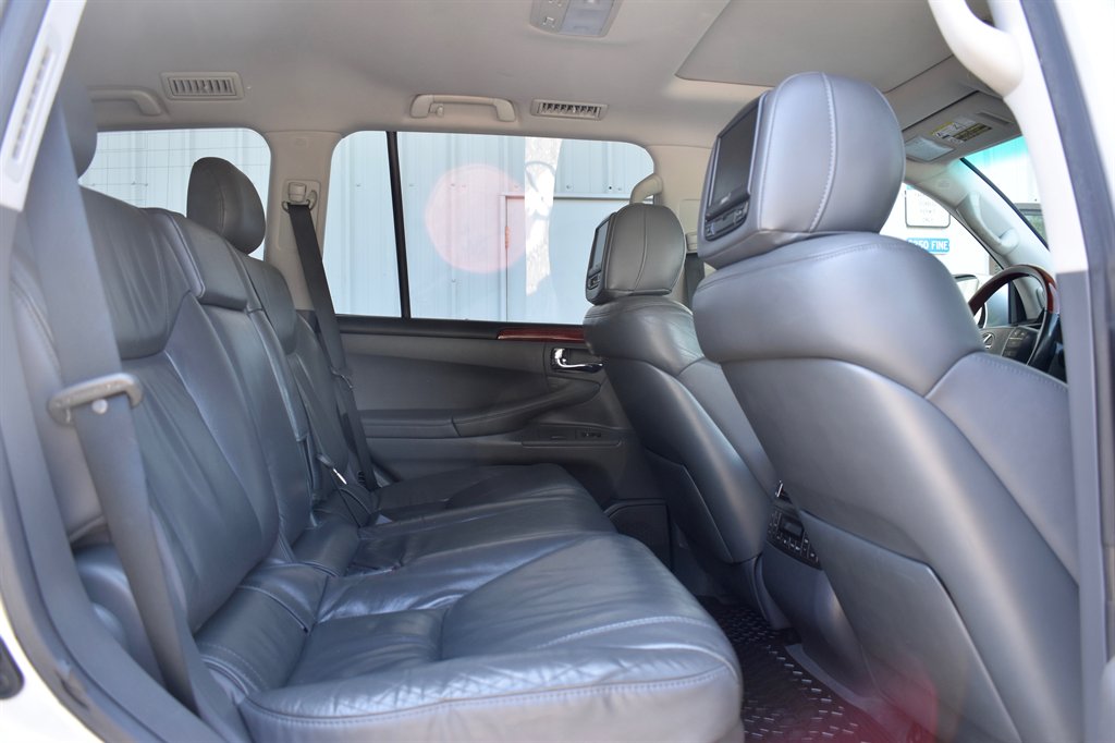 2010 Lexus LX 570 photo