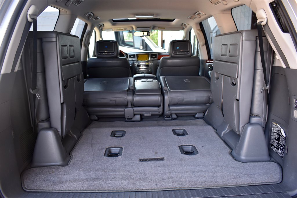 2010 Lexus LX 570 photo