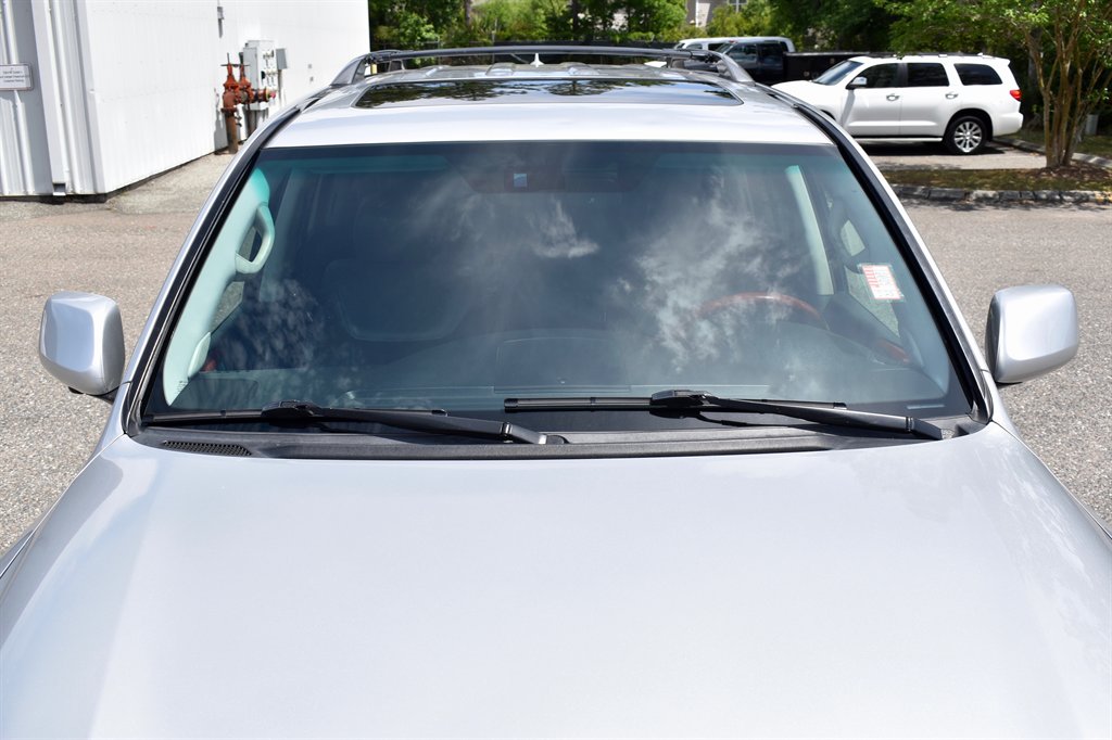 2010 Lexus LX 570 photo
