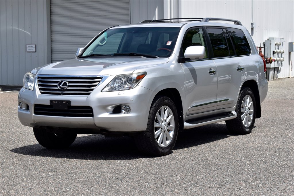 2010 Lexus LX 570 photo
