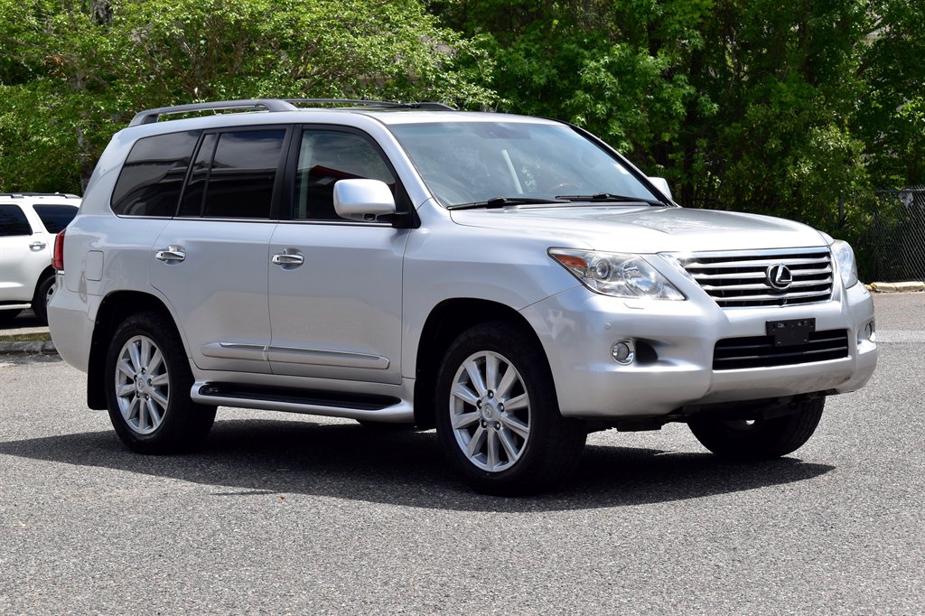 2010 Lexus LX 570 photo