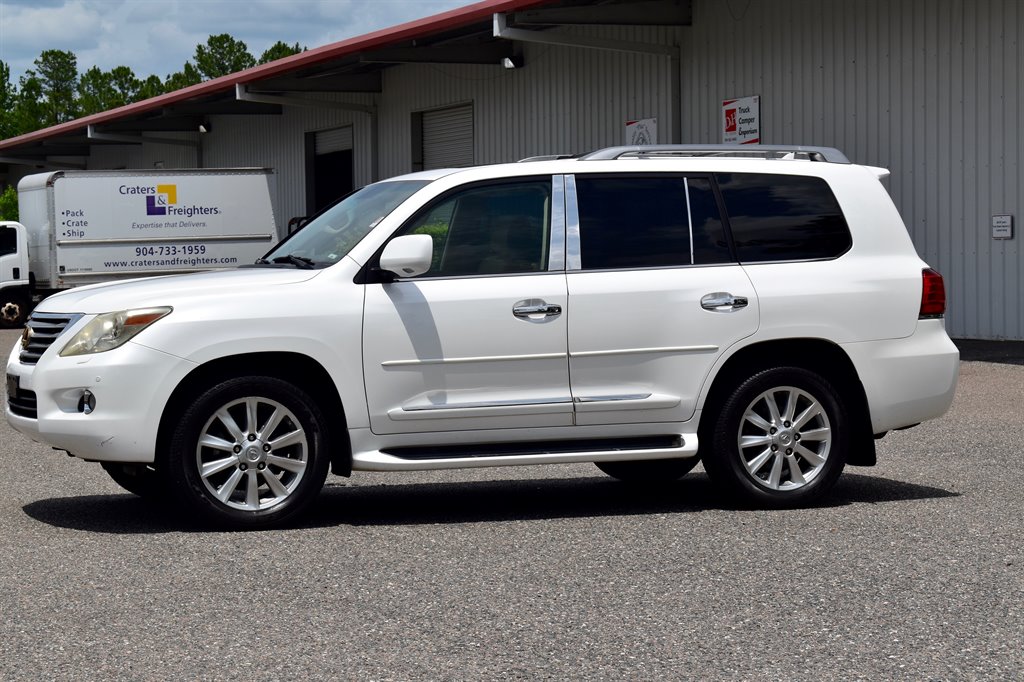 2008 Lexus LX 570 photo
