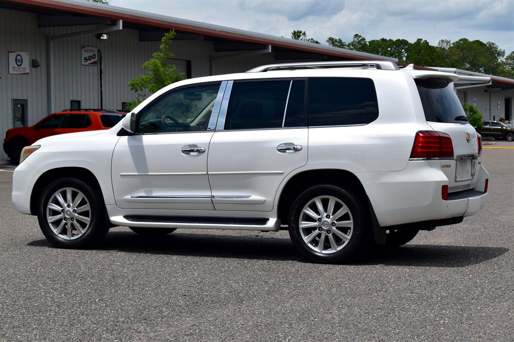 2008 Lexus LX 570 photo