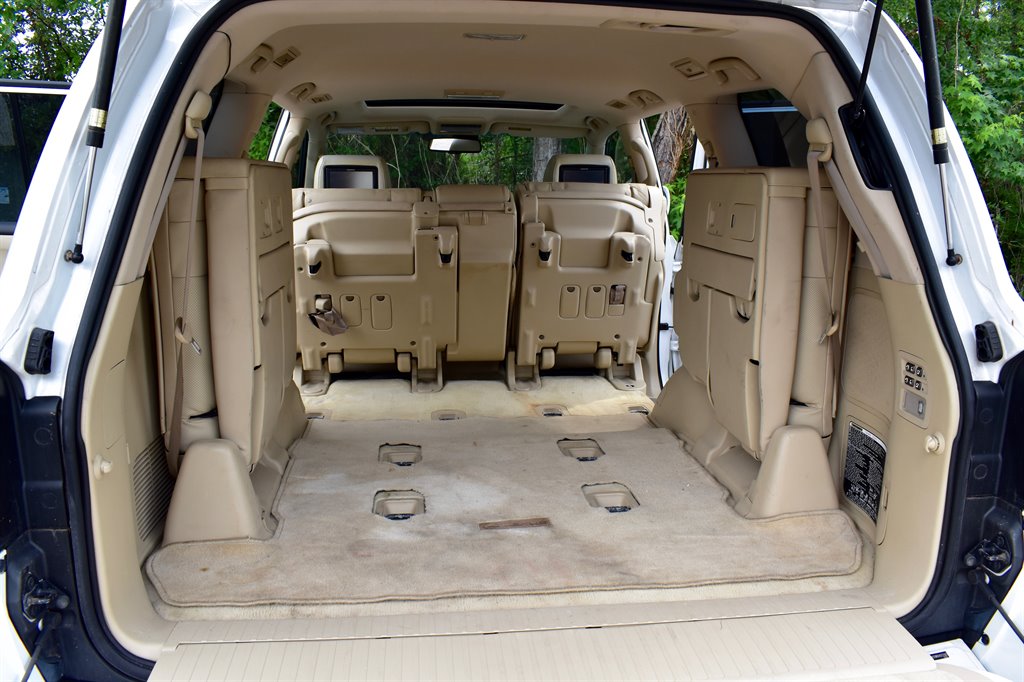 2008 Lexus LX 570 photo