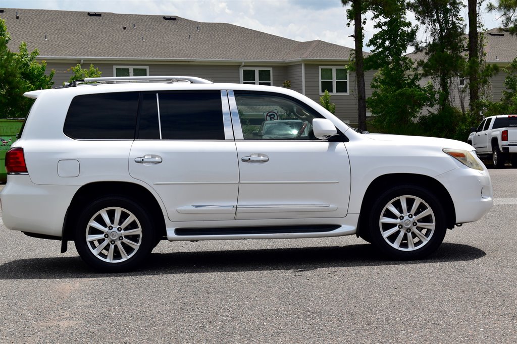 2008 Lexus LX 570 photo