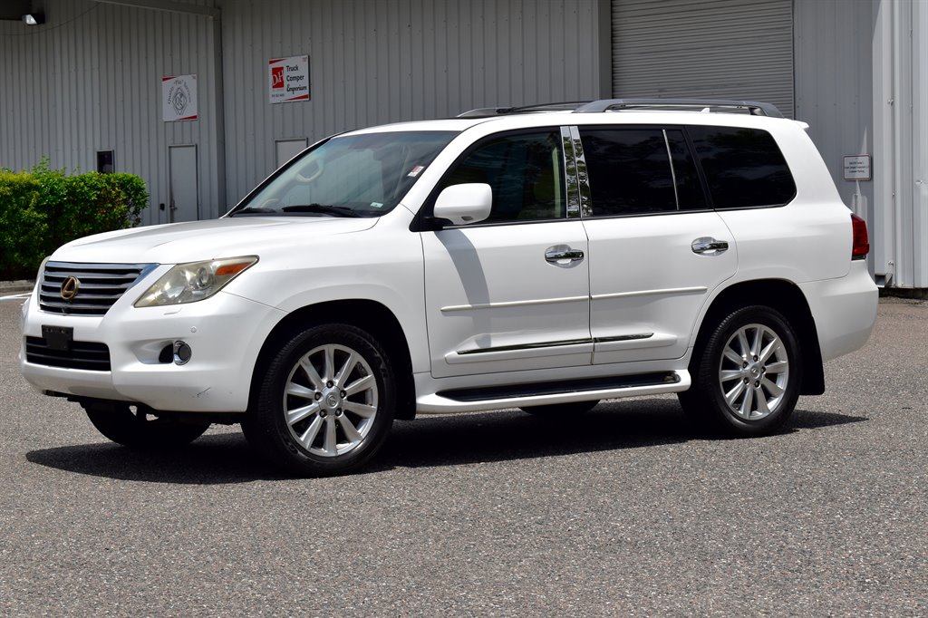 2008 Lexus LX 570 photo