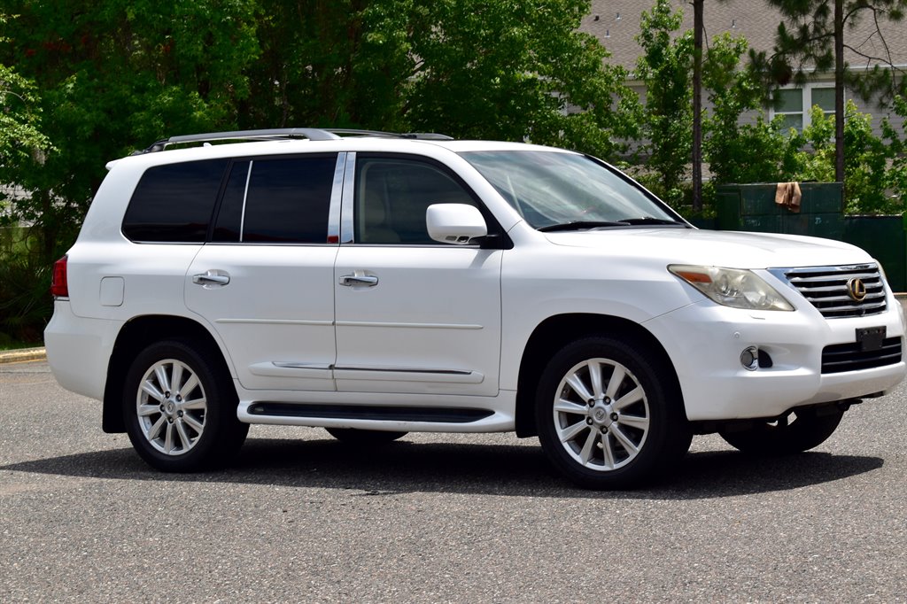 2008 Lexus LX 570 photo