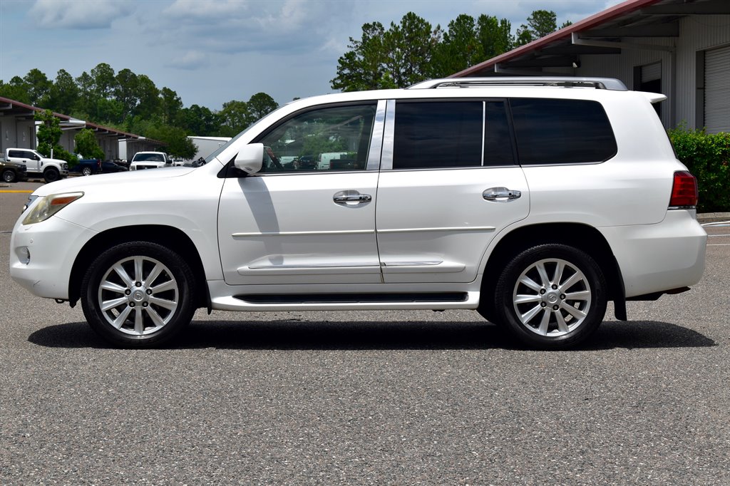 2008 Lexus LX 570 photo
