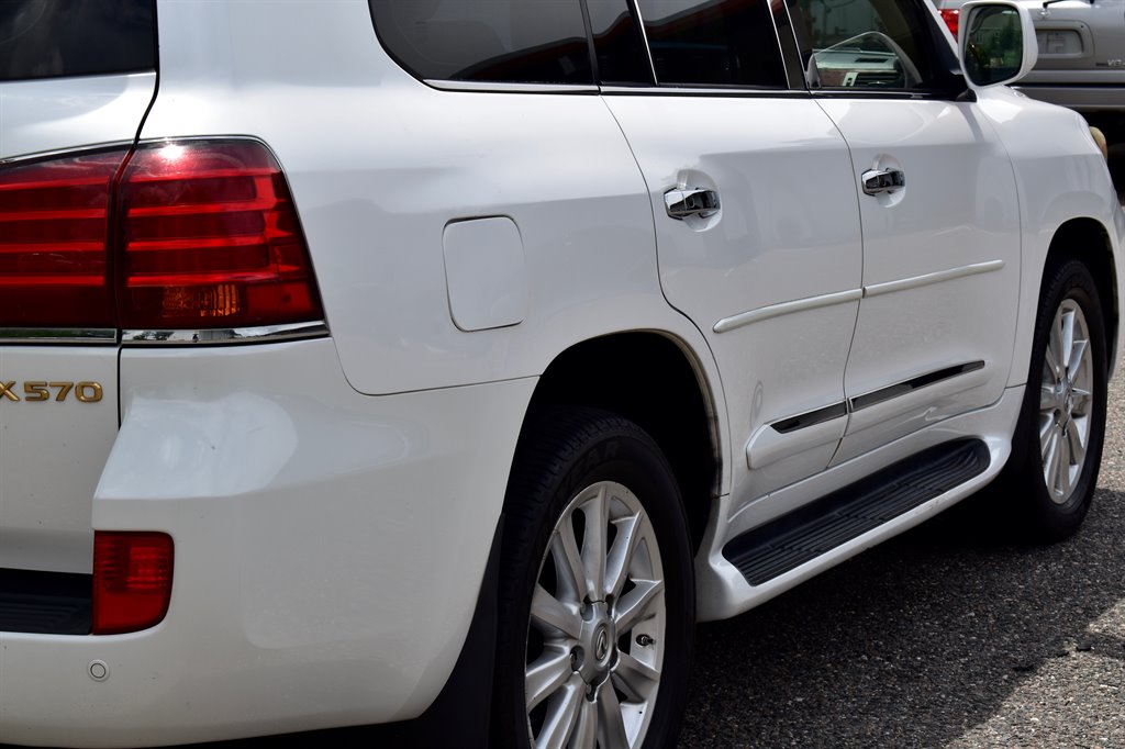 2008 Lexus LX 570 photo