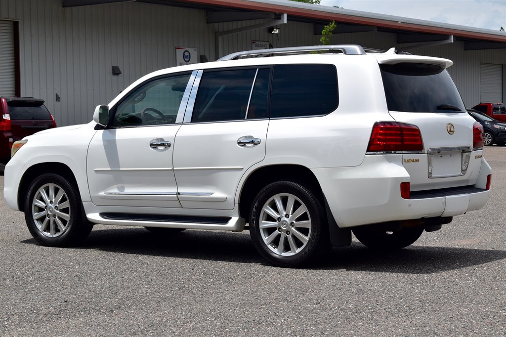 2008 Lexus LX 570 photo