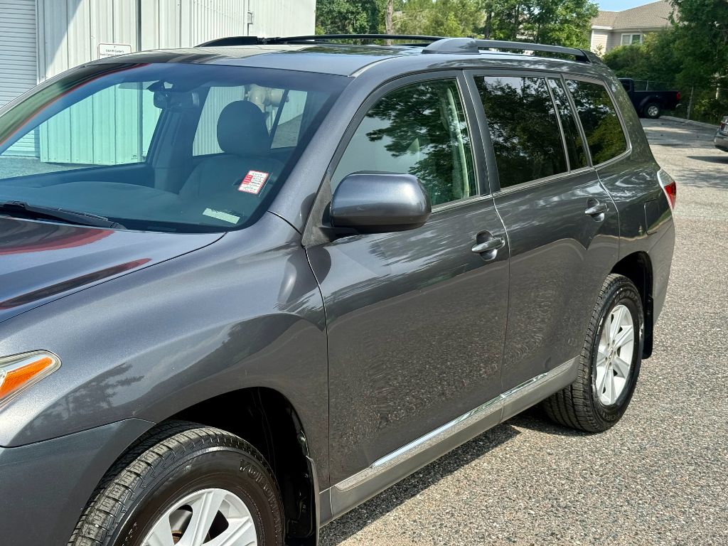 2013 Toyota Highlander - $8,800