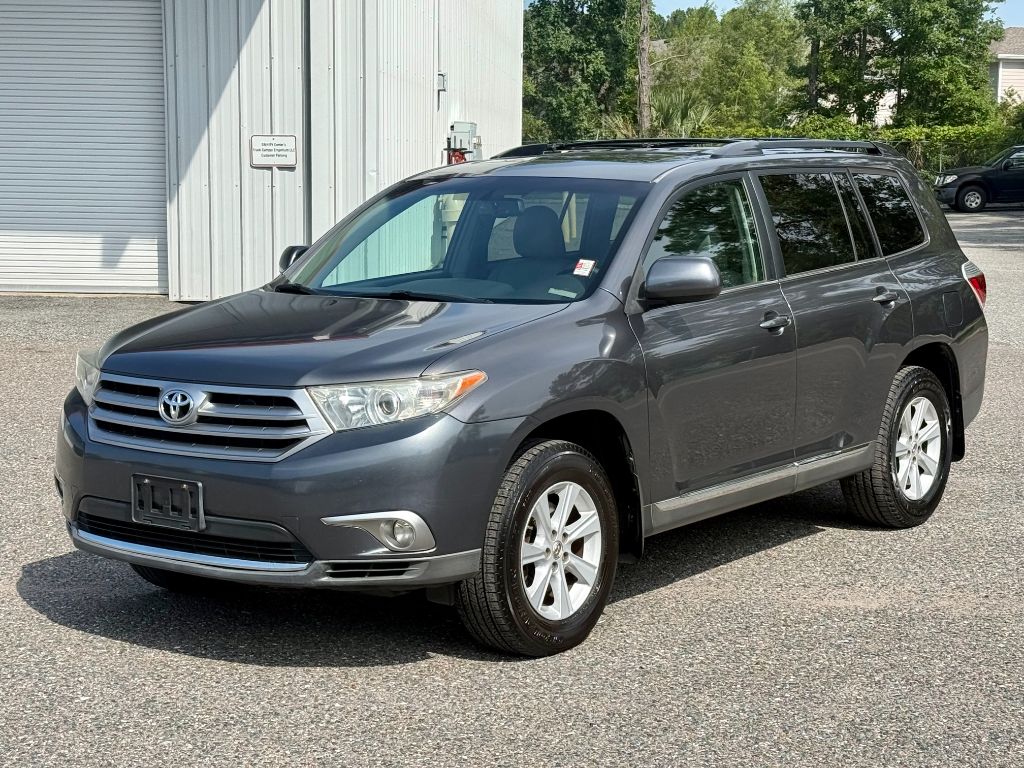 2013 Toyota Highlander - $8,800