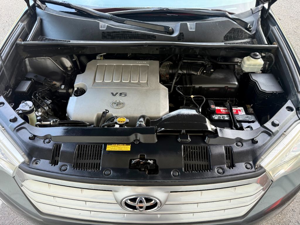 2013 Toyota Highlander - $8,800