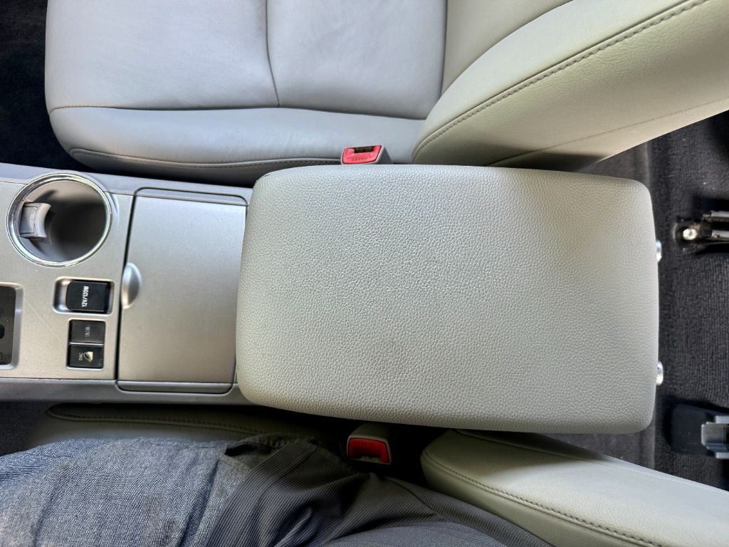 2013 Toyota Highlander - $8,800