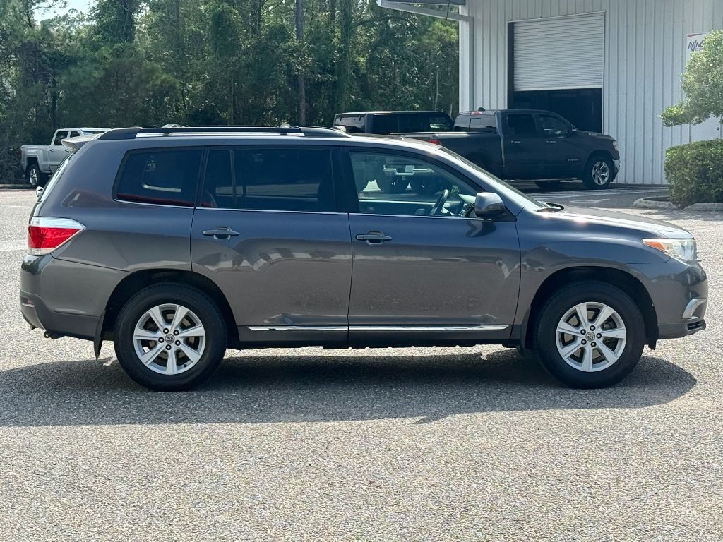 2013 Toyota Highlander - $8,800