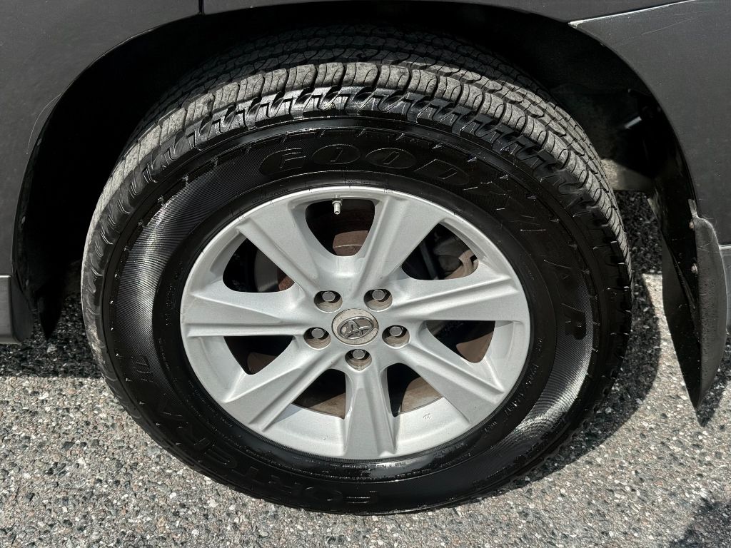2013 Toyota Highlander - $8,800