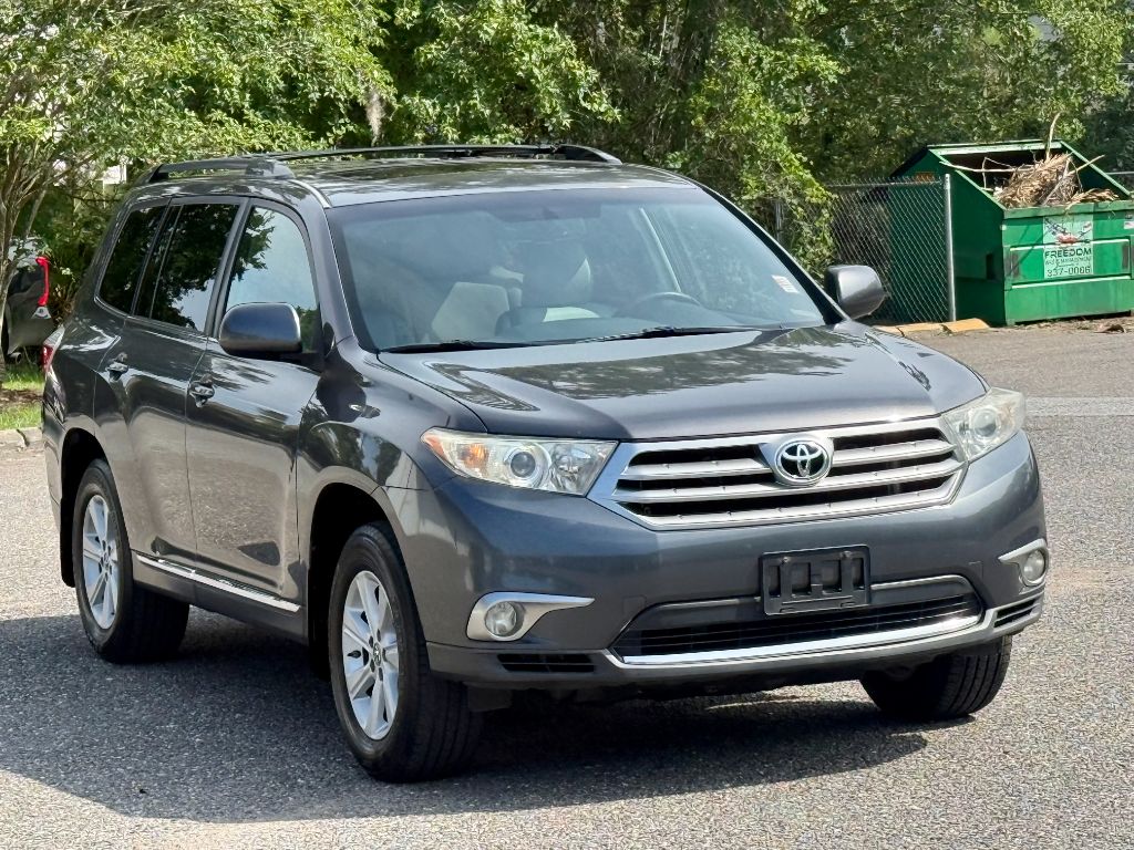 2013 Toyota Highlander - $8,800