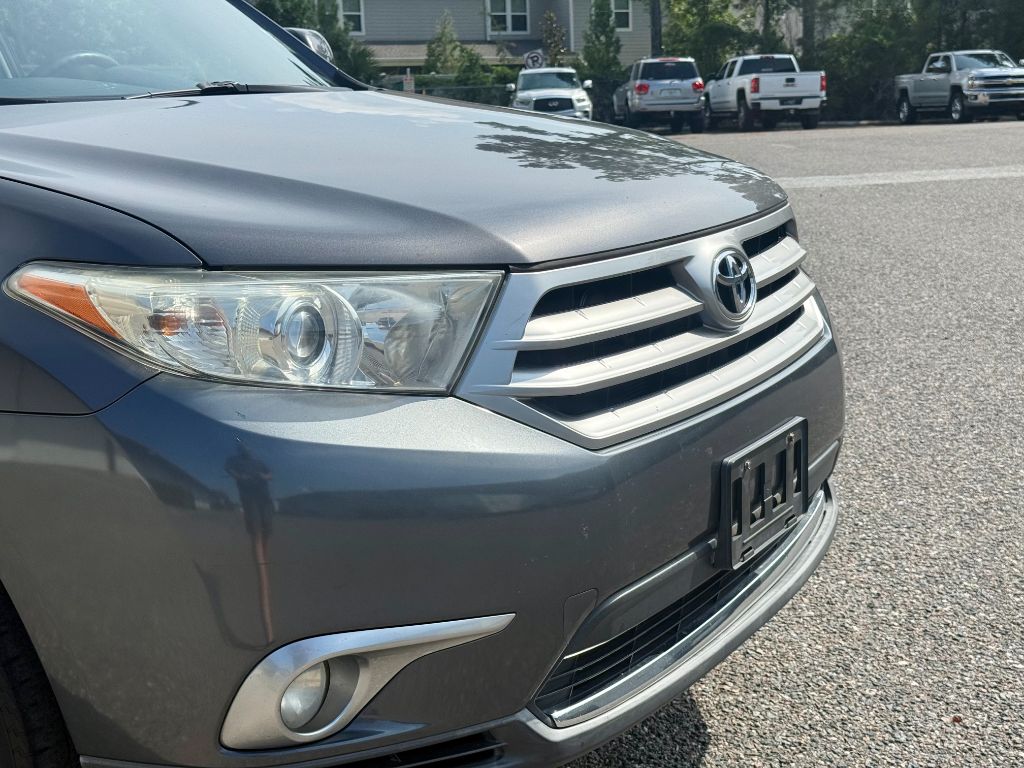 2013 Toyota Highlander - $8,800