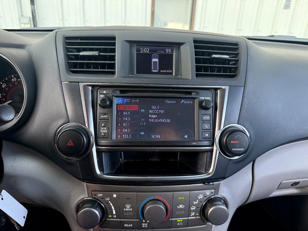 2013 Toyota Highlander - $8,800