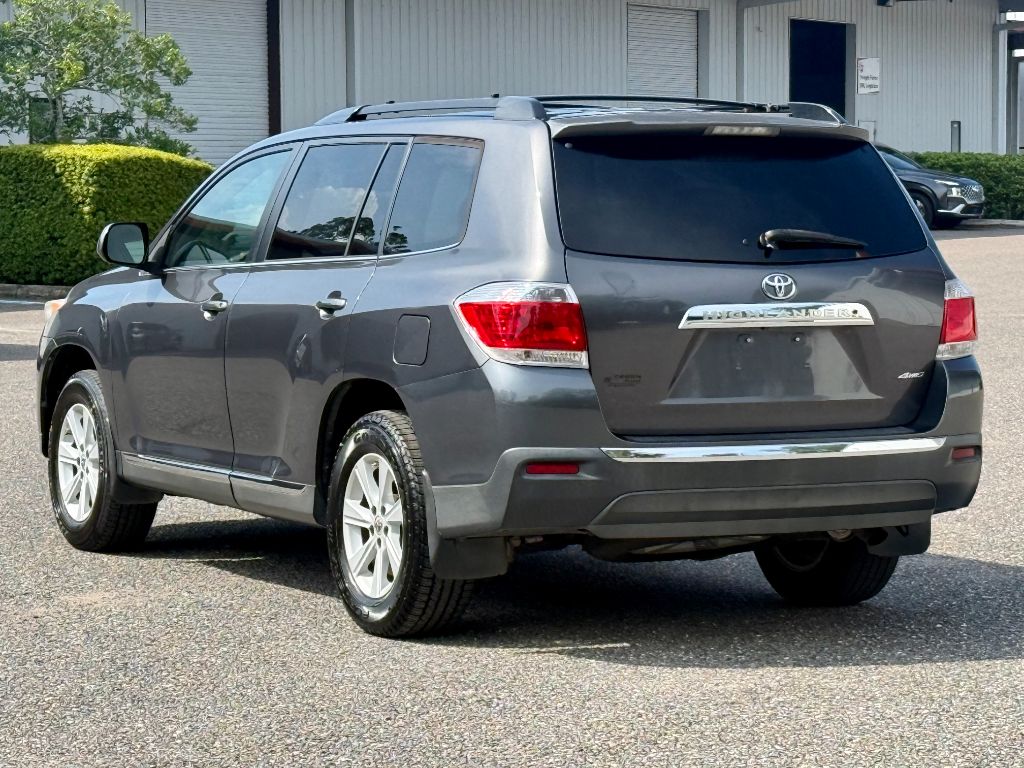 2013 Toyota Highlander - $8,800
