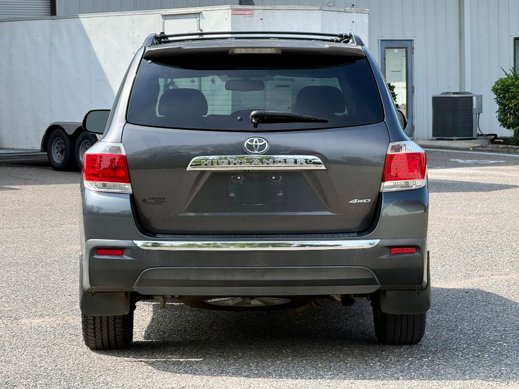 2013 Toyota Highlander - $8,800