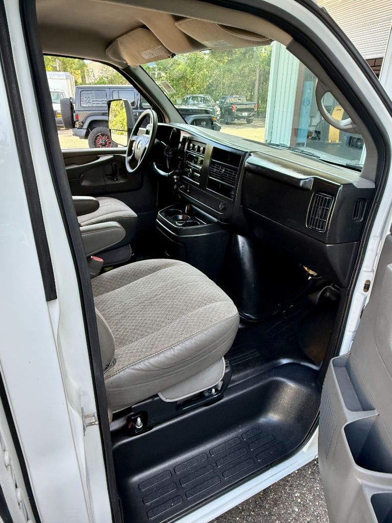 2012 Chevrolet Express - $14,501