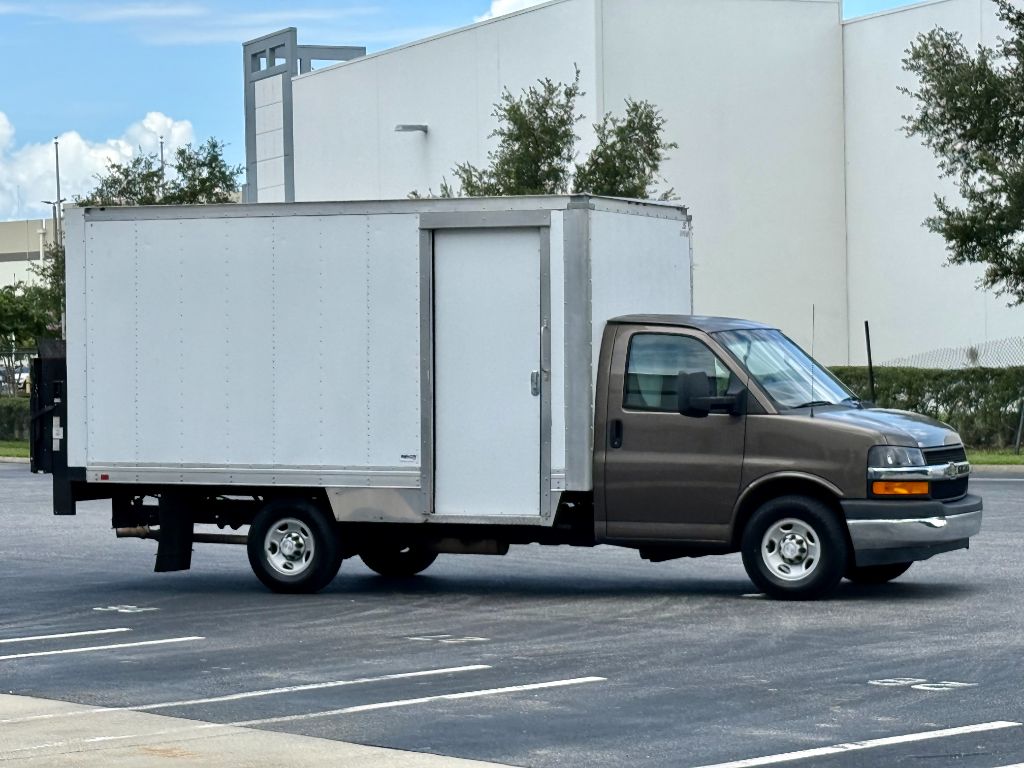 2017 Chevrolet Express - $19,800