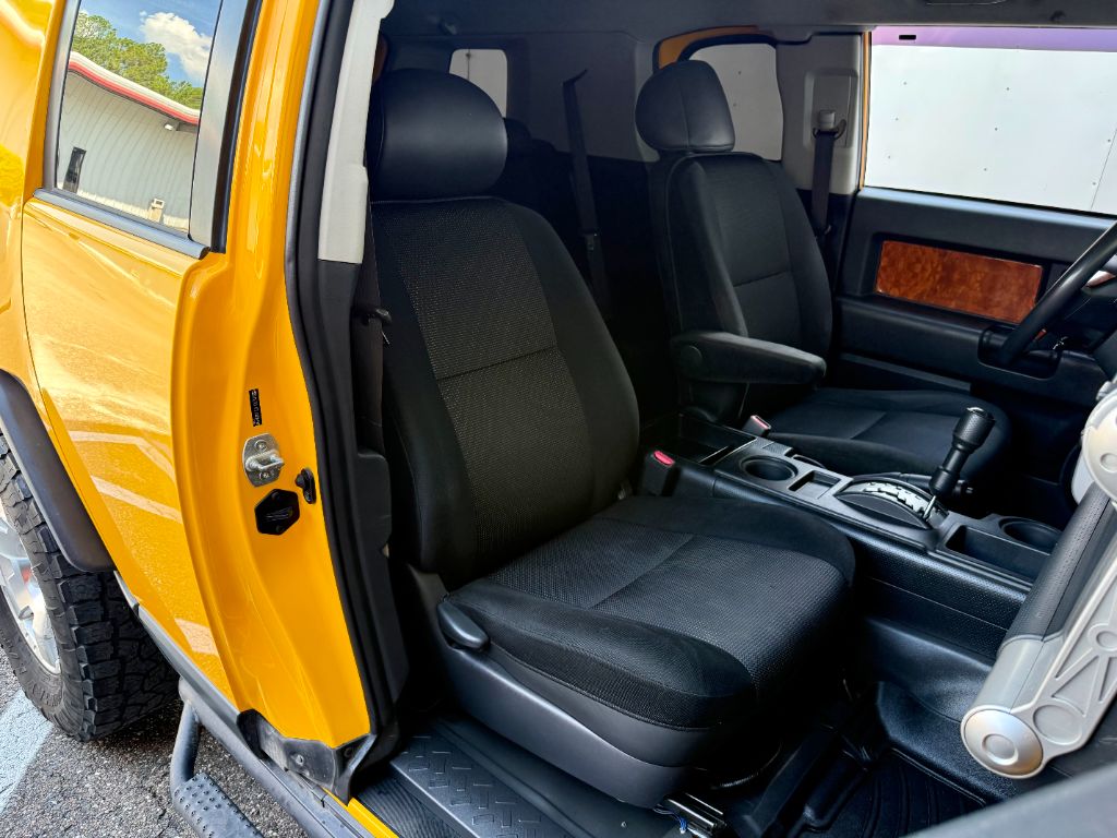 2007 Toyota FJ Cruiser - $7,800