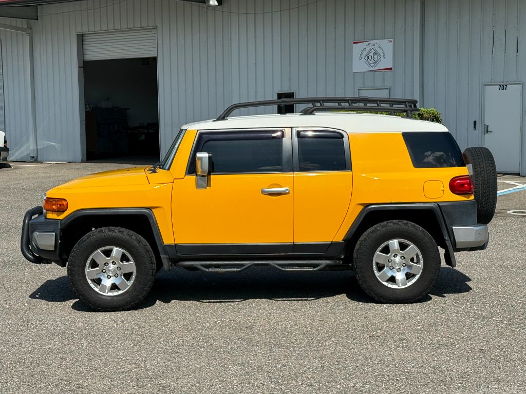 2007 Toyota FJ Cruiser - $7,800