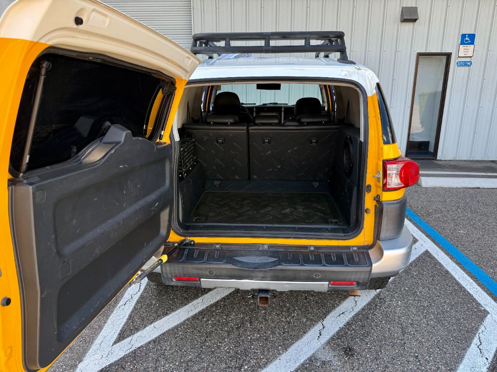 2007 Toyota FJ Cruiser - $7,800