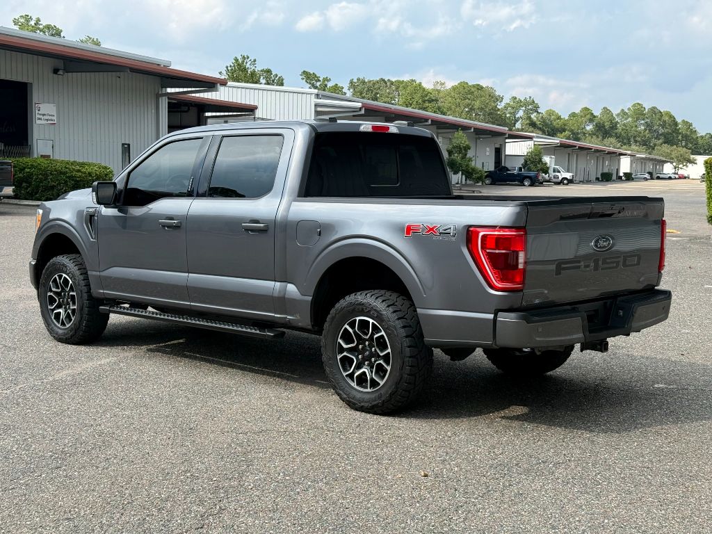 2022 Ford F-150 - $18,800