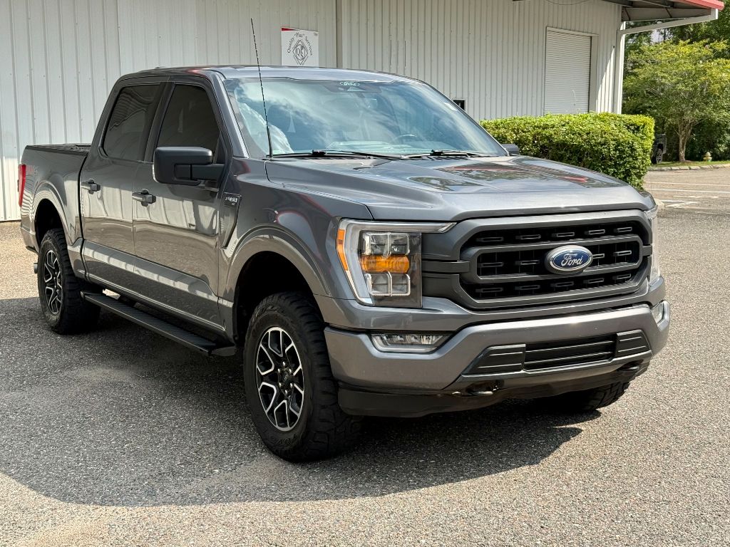 2022 Ford F-150 - $18,800
