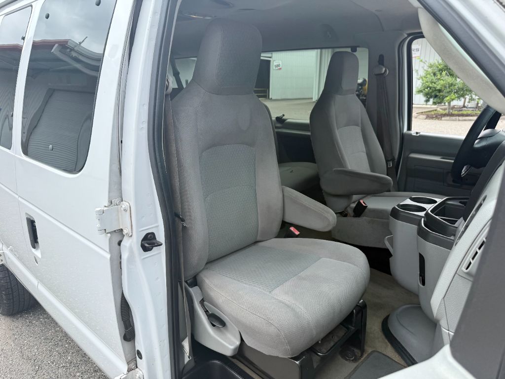 2014 Ford E-350 - $12,800