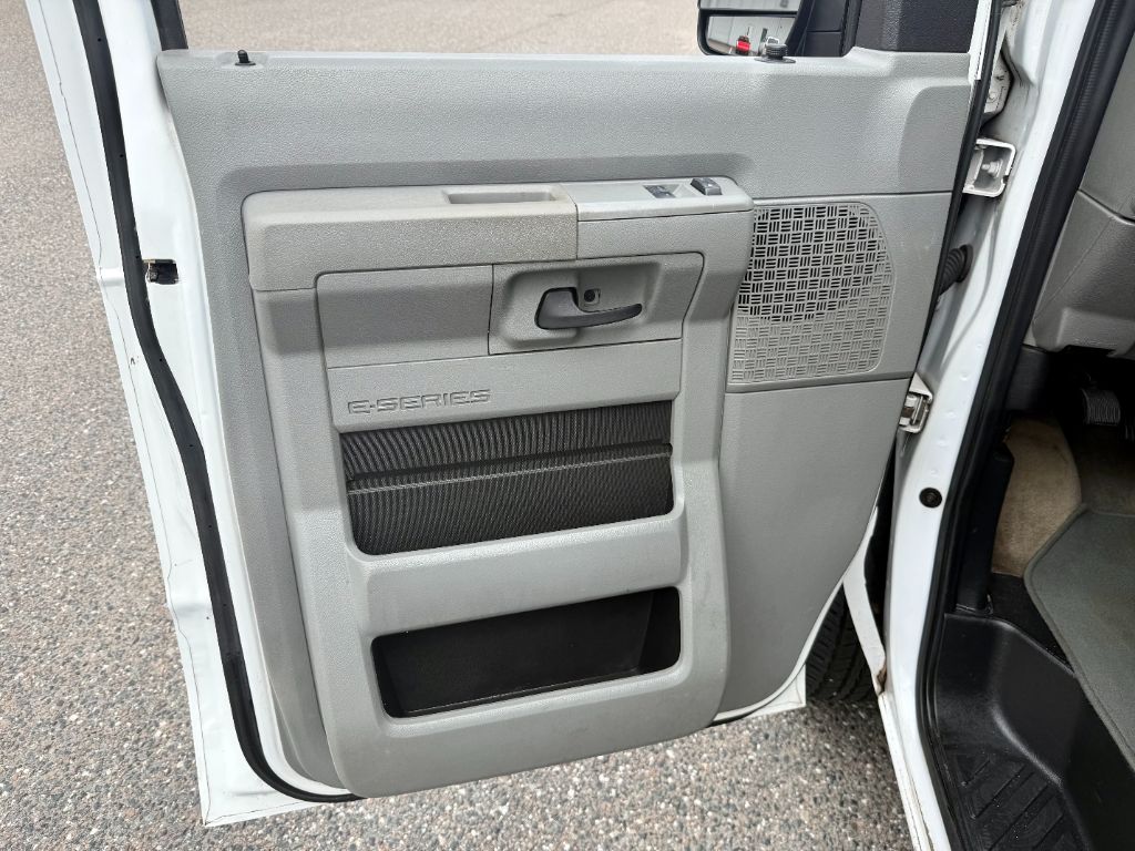 2014 Ford E-350 - $12,800