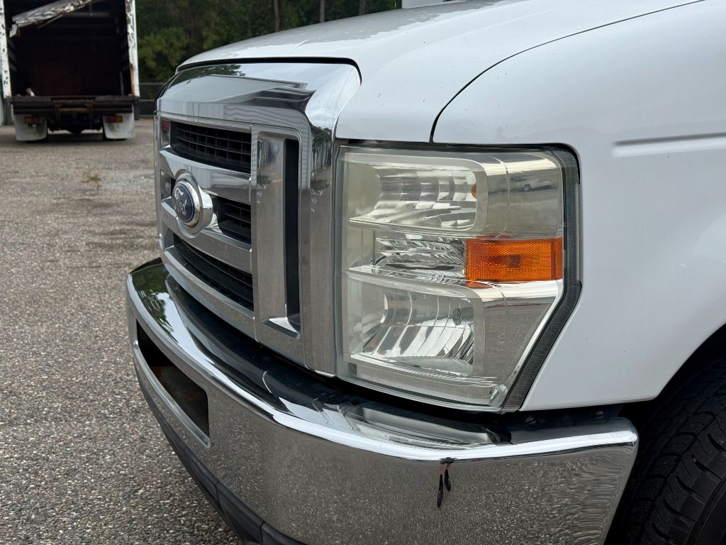 2014 Ford E-350 - $12,800