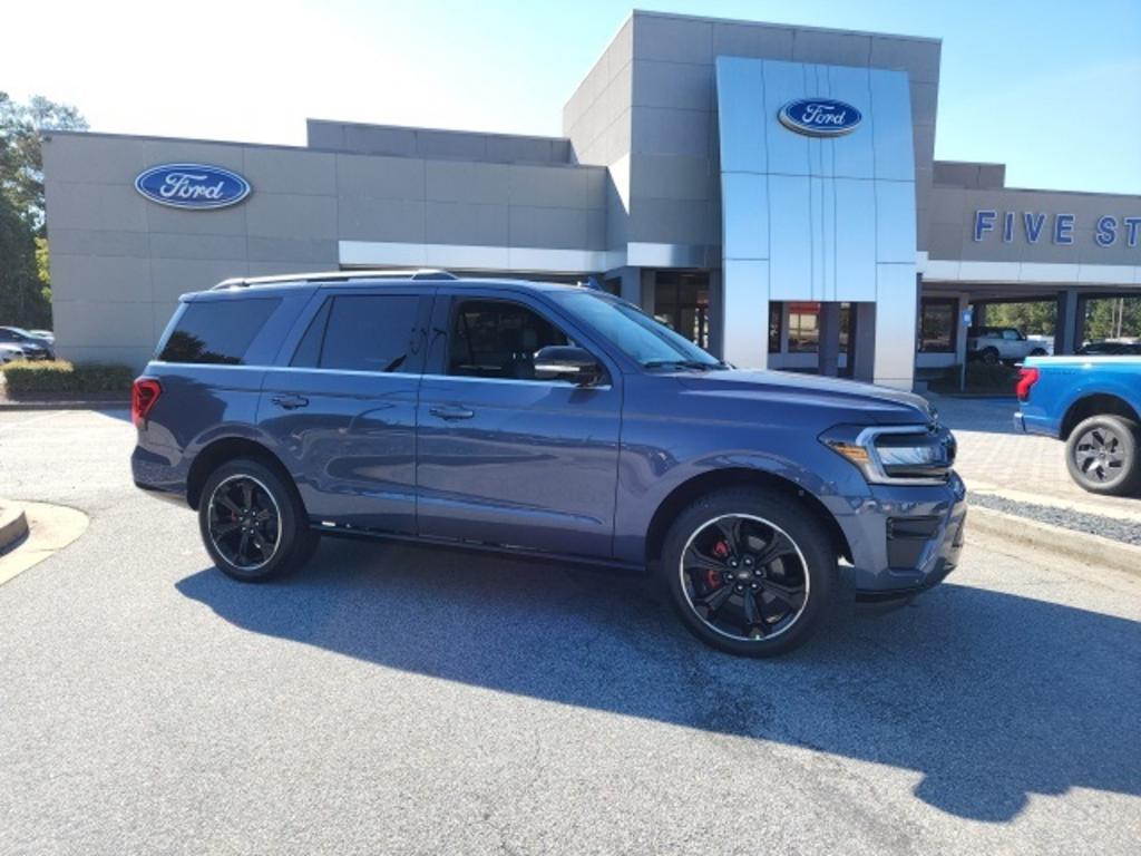 2022 Ford Expedition Limited photo
