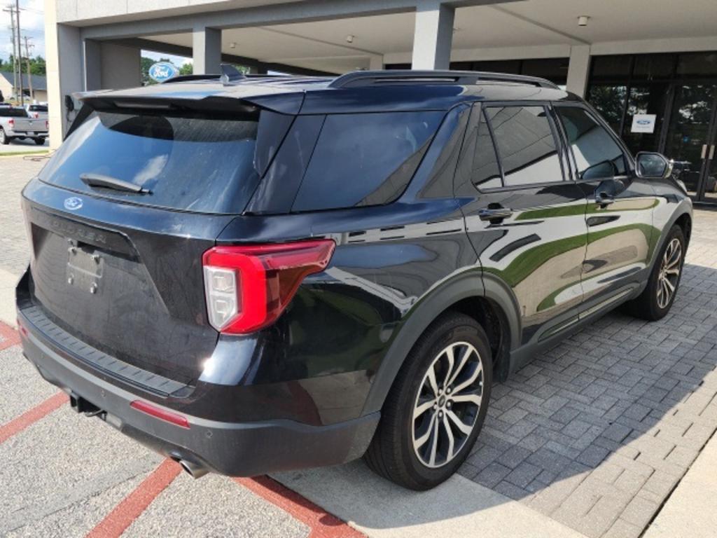 2022 Ford Explorer ST-Line photo