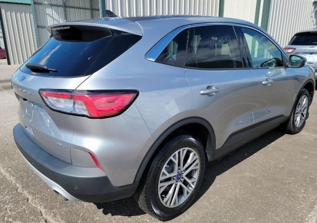 2022 Ford Escape SEL photo