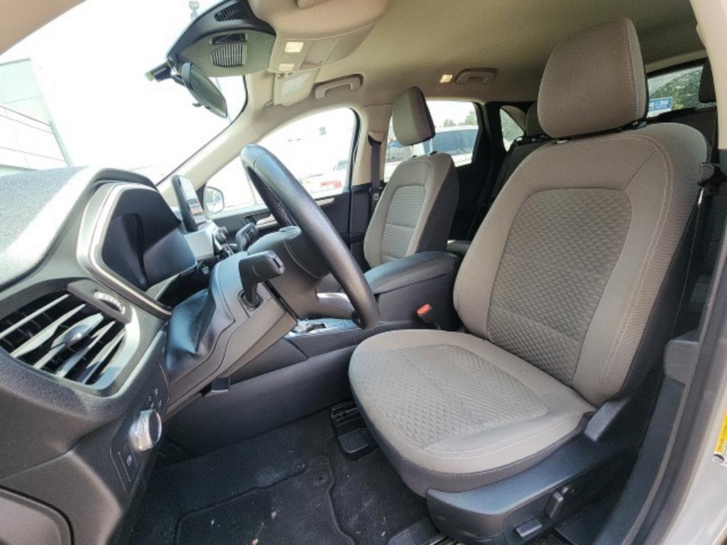 2020 Ford Escape SE Sport Hybrid photo